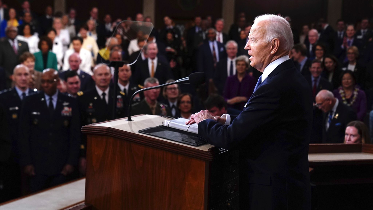 Biden hat in seiner Ansprache auch dazu aufgerufen, die Demokratie in den USA mit aller Kraft zu verteidigen. - Foto: Shawn Thew/Pool EPA/AP