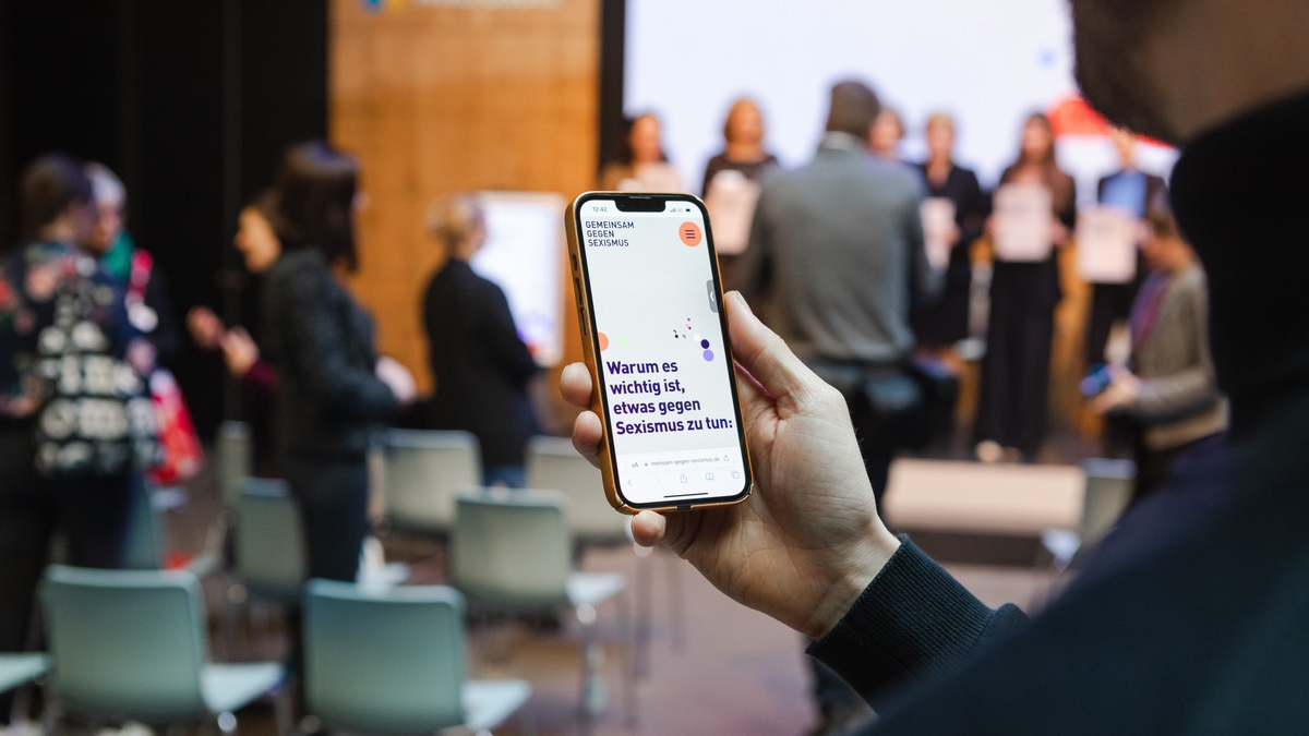 Nach Erklärung gegen Sexismus / Gleichstellungsbeauftragte von ARD, ZDF, ORF und Deutsche Welle veröffentlichen Maßnahmenkatalog gegen Sexismus am Arbeitsplatz - Foto: presseportal.de