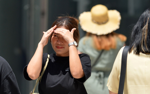 Von der Hitzewelle bsonders betroffen sind der Norden des beliebten Urlaubslandes und die Hauptstadt Bangkok. - Foto: Rachen Sageamsak/XinHua/dpa
