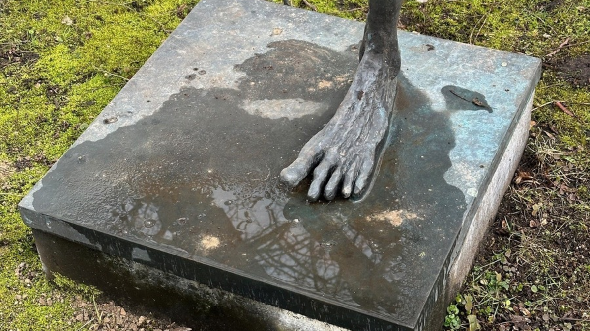 POL-GT: Flötenspieler im Skulpturenpark massiv beschädigt - Foto: presseportal.de