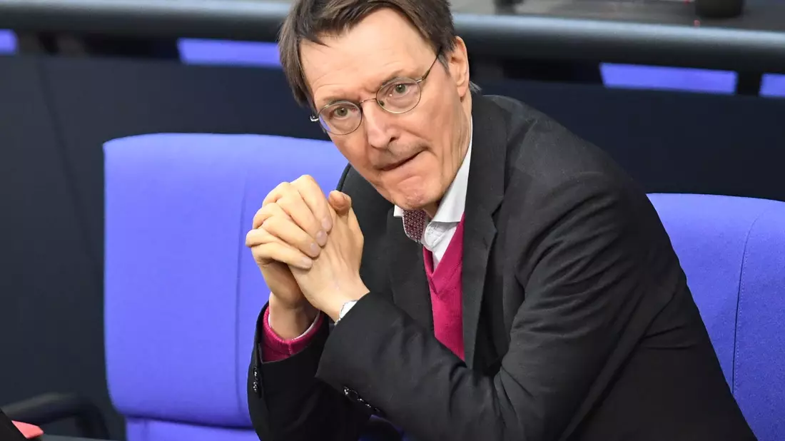 «Wir haben den Kindern parallel zu wenig geboten»:  Karl Lauterbach. - Bild: Serhat Kocak/dpa