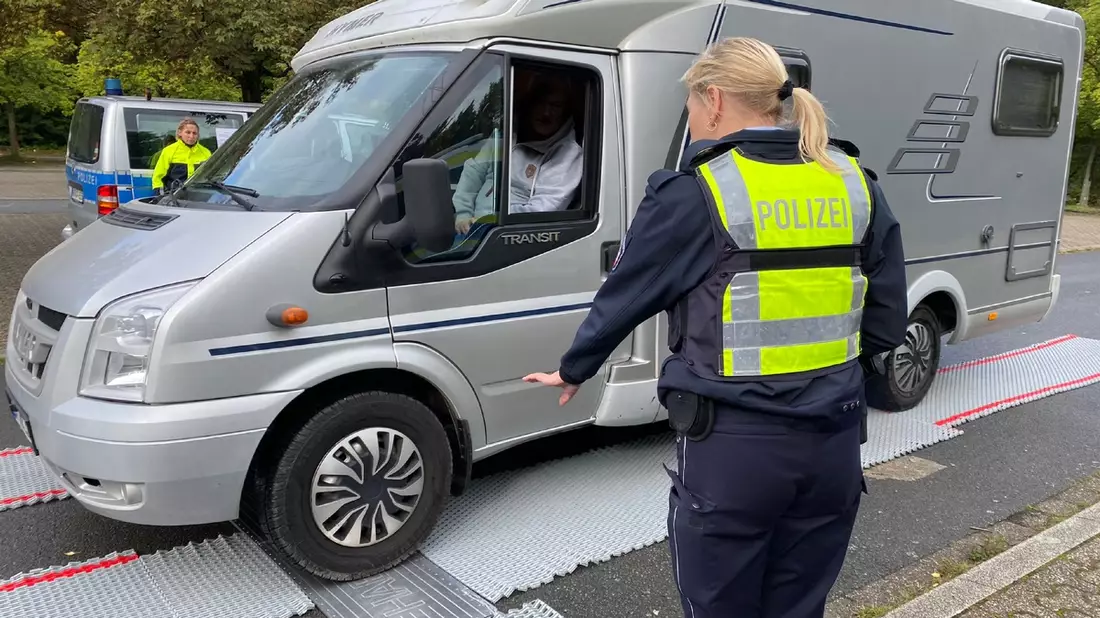 POL-ME: Polizei schickt Camper auf die Waage - 2603022 - Bild: presseportal.de