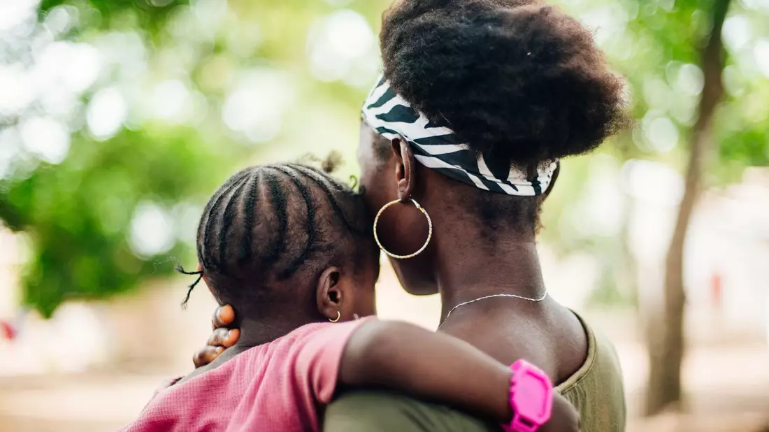 «Weibliche Genitalverstümmelung schadet dem Körper von Mädchen, trübt ihre Zukunft und gefährdet ihr Leben», sagt Unicef-Exekutivdirektorin Russell. - Bild: Quinn Neely/Plan International/dpa