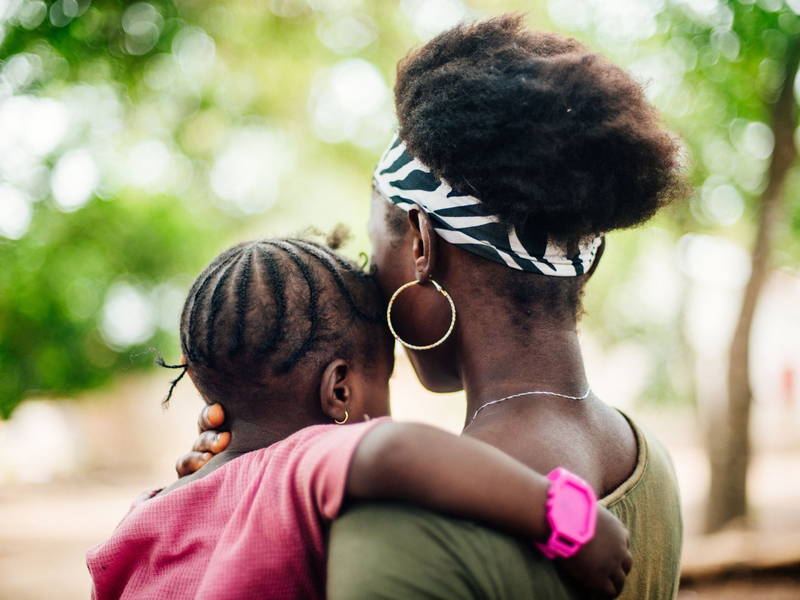 «Weibliche GenitalverstĂŒmmelung schadet dem Körper von MĂ€dchen, trĂŒbt ihre Zukunft und gefĂ€hrdet ihr Leben», sagt Unicef-Exekutivdirektorin Russell. - Foto: Quinn Neely/Plan International/dpa