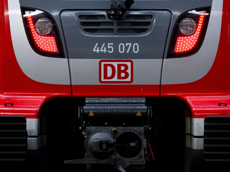 Die Deutsche Bahn will die Tarifgespräche mit der GDL fortsetzen. - Foto: Sven Hoppe/dpa