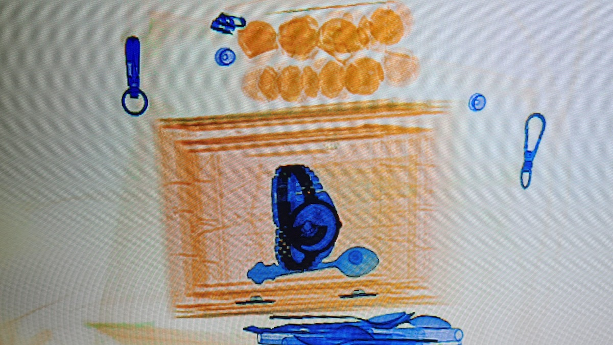 HZA-DD: Teuer nachgezahlt/ Zoll erhebt Einfuhrabgaben für Luxusuhr - Foto: presseportal.de