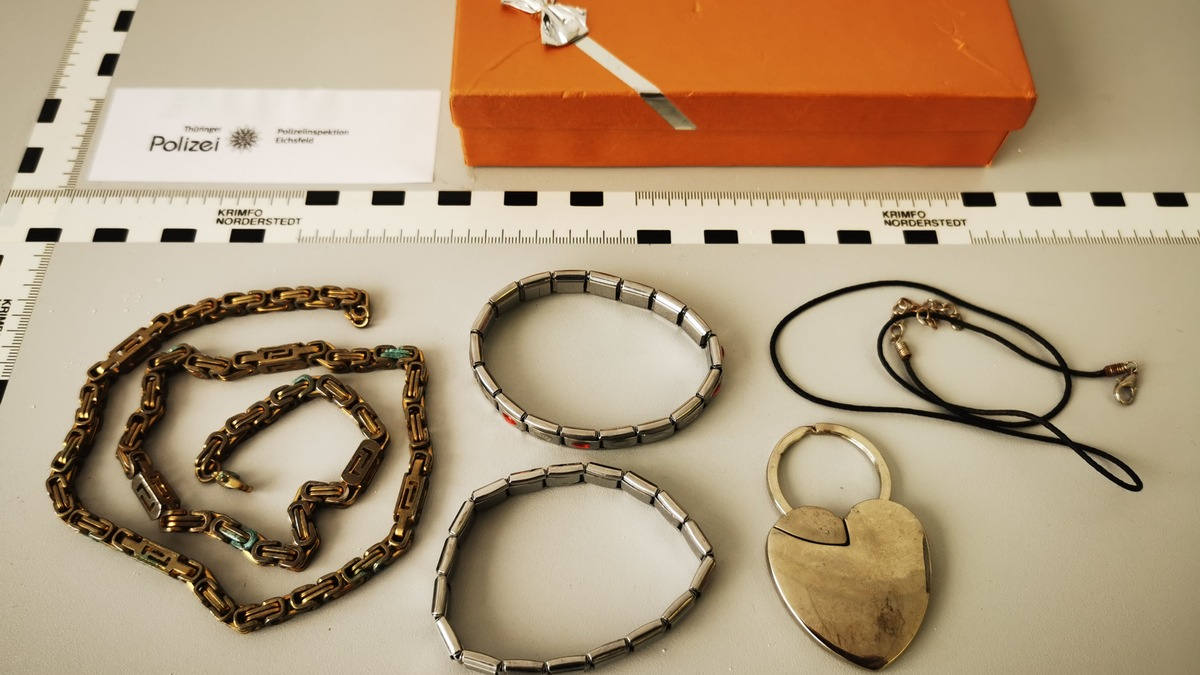LPI-NDH: Zeugenaufruf: Wem gehören diese Gegenstände? - Foto: presseportal.de