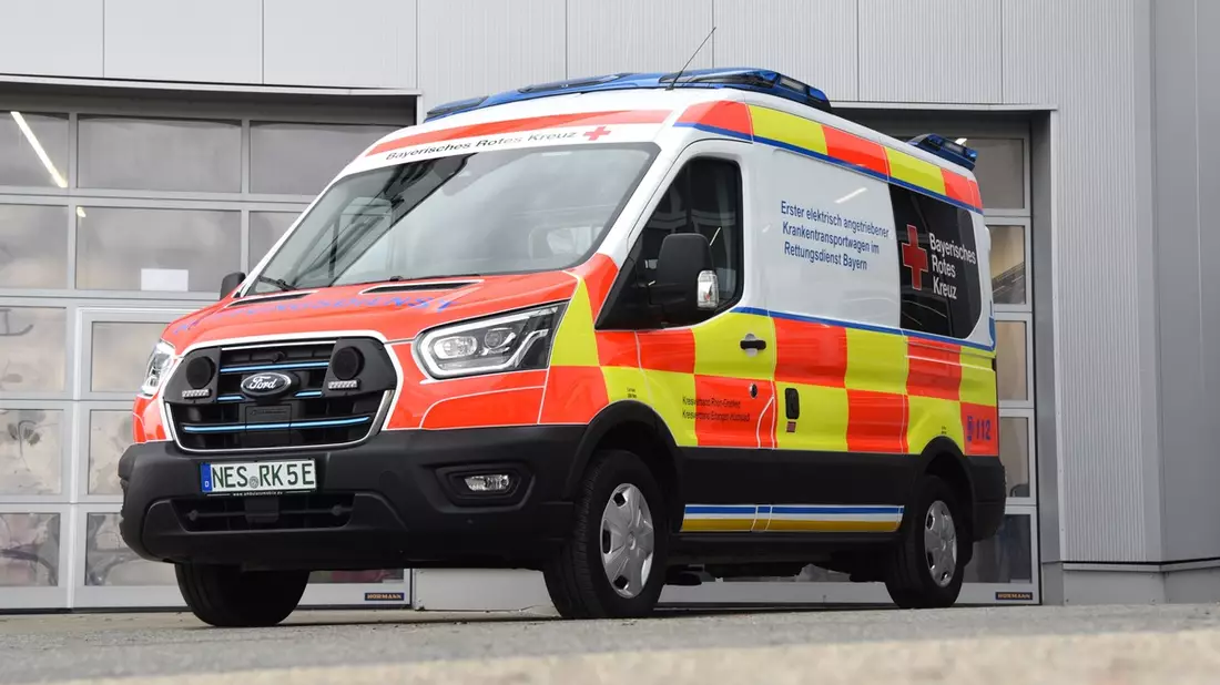Ford Pro bringt Bayerns ersten Elektro-Krankentransporter auf die Straße - für Rettungsdienst des Roten Kreuzes - Bild: presseportal.de