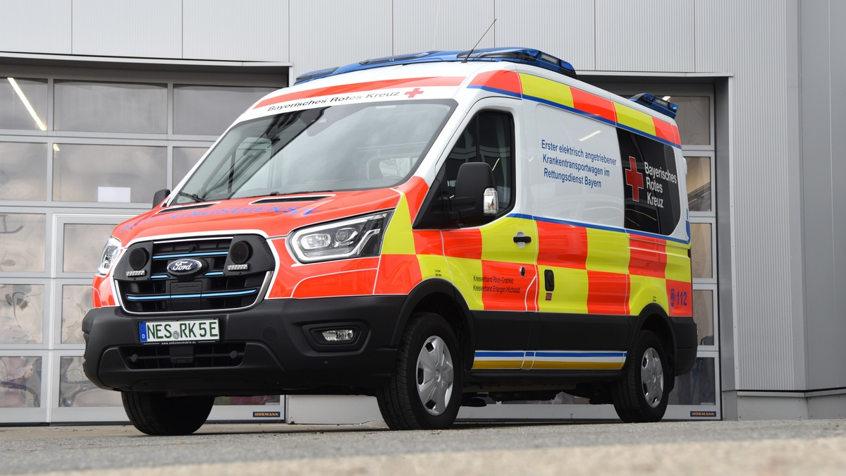 Ford Pro bringt Bayerns ersten Elektro-Krankentransporter auf die Straße - für Rettungsdienst des Roten Kreuzes - Foto: presseportal.de