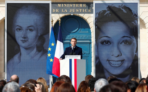 Emmanuel Macron während seiner Rede zur Verankerung des Rechts auf Abtreibung in der französischen Verfassung in Paris. - Foto: Gonzalo Fuentes/Reuters/AP/dpa