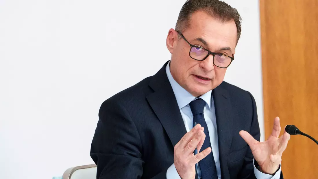 Bundesbank-Präsident Joachim Nagel sieht gute Chancen, noch vor der Sommerpause eine Zinssenkung zu ermöglichen. - Bild: Andreas Arnold/dpa