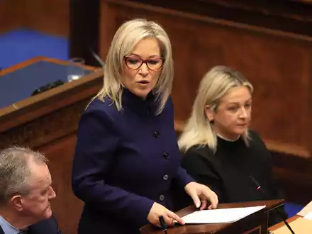 Nationalistin Michelle O'Neill von der Sinn-Féin-Partei führt seit Februar als Erste Ministerin die nordirische Regierung. (Archivbild) - Foto: Liam Mcburney/PA Wire/dpa