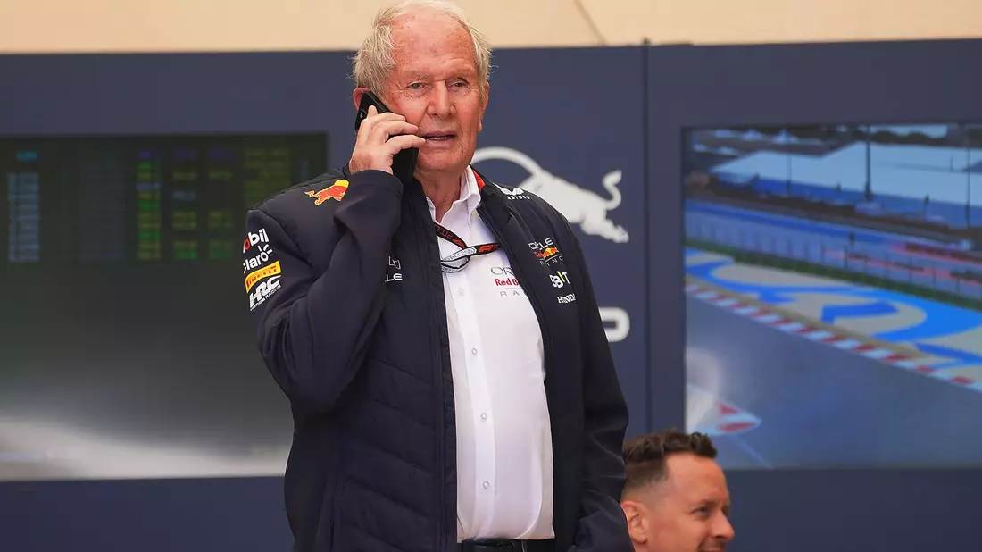 Einem Medienbericht zufolge soll Helmut Marko bei Red Bull vor der Ablösung stehen. - Bild: Hasan Bratic/dpa