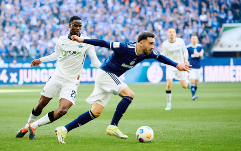 Nun muss Kees van Wonderen sogar vor dem Saisonende den Trainerposten räumen.  - Foto: Bernd Thissen/dpa