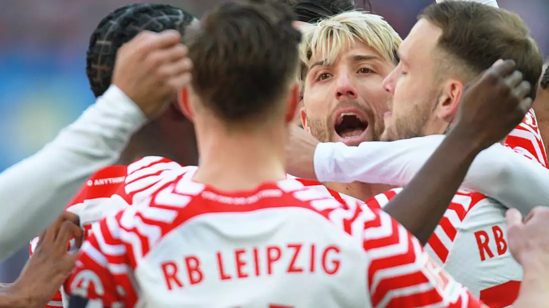 Kevin Kampl (mitte) mit anderen RB-Leipzig-Spielern am 09.03.2024 - Bild: über dts Nachrichtenagentur