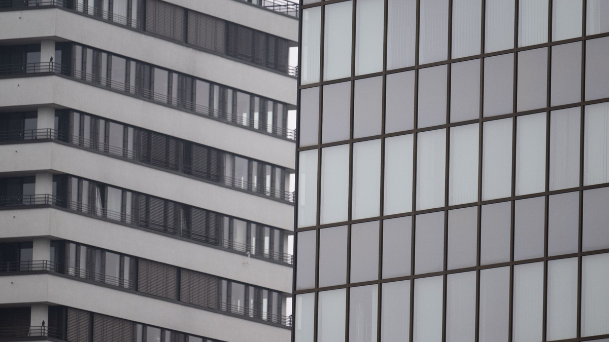 Mit dem Trend zum Homeoffice sind viele Büroflächen ungenutzt. - Foto: Boris Roessler/dpa