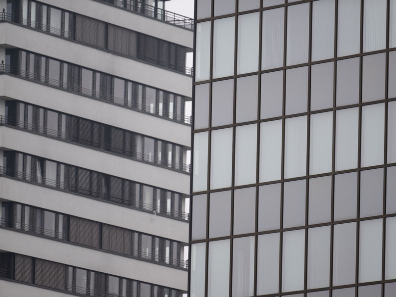 Mit dem Trend zum Homeoffice sind viele Büroflächen ungenutzt. - Foto: Boris Roessler/dpa