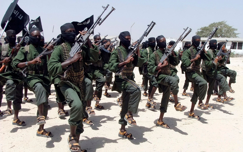 Die islamistische Terrorgruppe Al-Shabaab bekannte sich zu den jüngsten Anschlägen in Somalias Hauptstadt Mogadishu. - Foto: Farah Abdi Warsameh/AP/dpa Die islamistische Terrorgruppe Al-Shabaab bekannte sich zu den jüngsten Anschlägen in Somalias Hauptstadt Mogadishu. - Foto: Farah Abdi Warsameh/AP/dpa