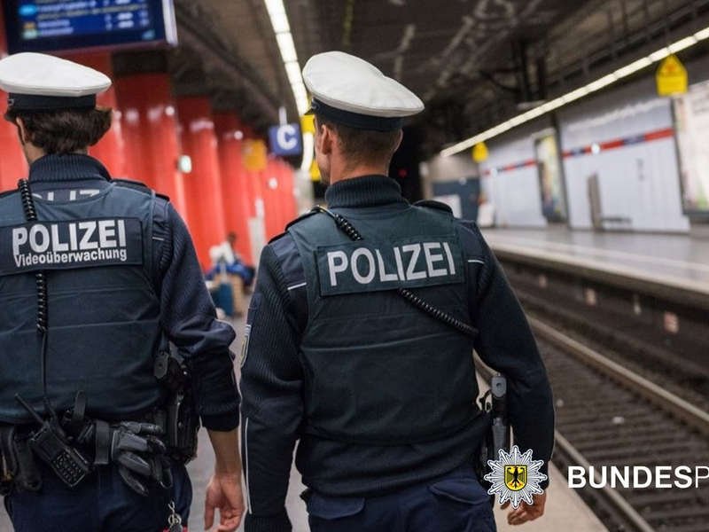 Bundespolizeidirektion München: Person im Gleis - Foto: presseportal.de
