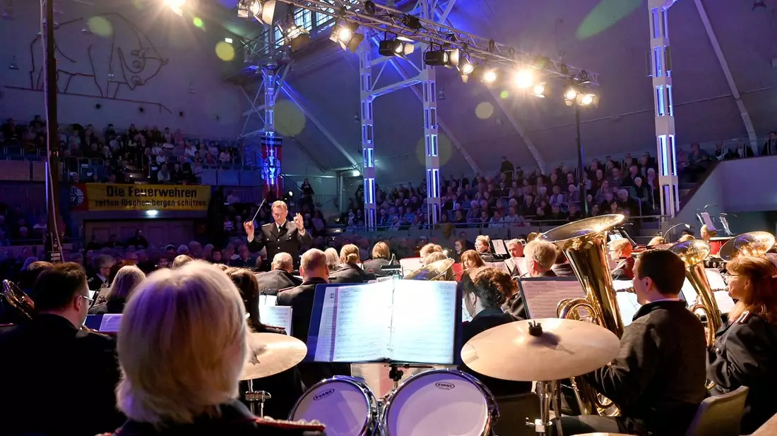 FW-RD: Von Rap bis Radetzky Marsch - Feuerwehrmusik in der Nordmarkhalle - Bild: presseportal.de