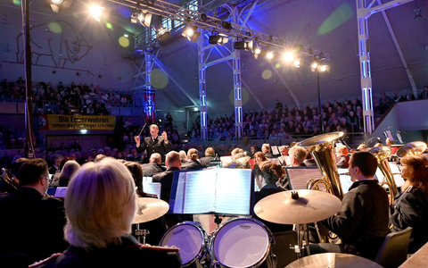 FW-RD: Von Rap bis Radetzky Marsch - Feuerwehrmusik in der Nordmarkhalle - Foto: presseportal.de