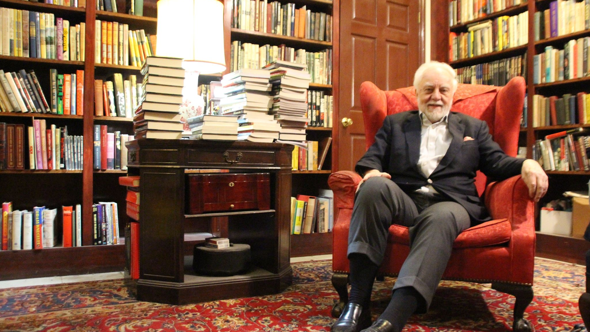 Otto Penzler im Keller des «Mysterious Bookshop». - Foto: Christina Horsten/dpa