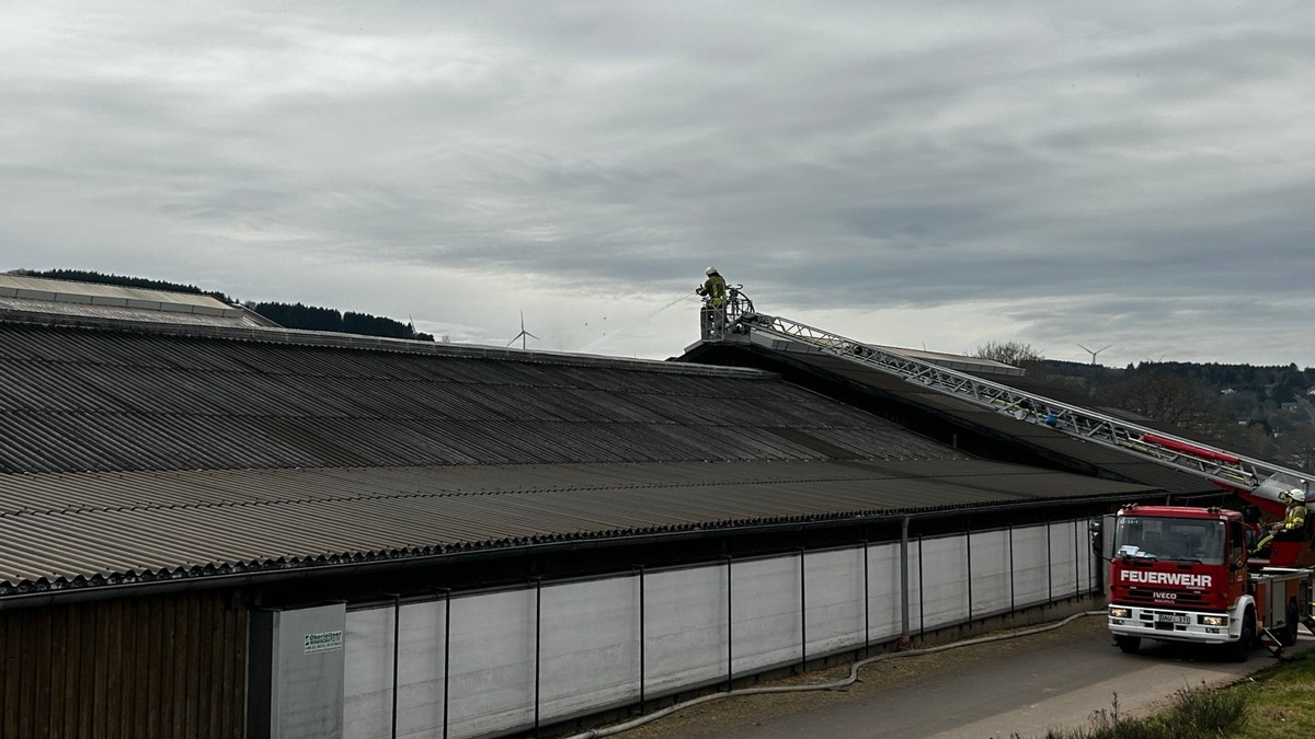POL-PDWIL: Brand an einem landwirtschaftlichen Anwesen - Erstmeldung - Foto: presseportal.de