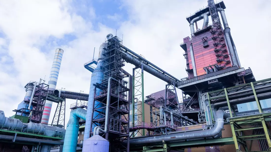 Deutschlands größter Stahlerzeuger Thyssenkrupp Steel steht vor einem Umbau. - Bild: Rolf Vennenbernd/dpa