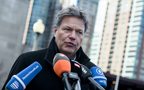 Die Tage bis zur geplanten Abstimmung am Donnerstag «sollten wir klug nutzen», appellierte Robert Habeck. - Foto: Britta Pedersen/dpa