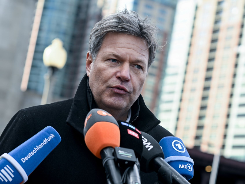 Die Tage bis zur geplanten Abstimmung am Donnerstag «sollten wir klug nutzen», appellierte Robert Habeck. - Foto: Britta Pedersen/dpa