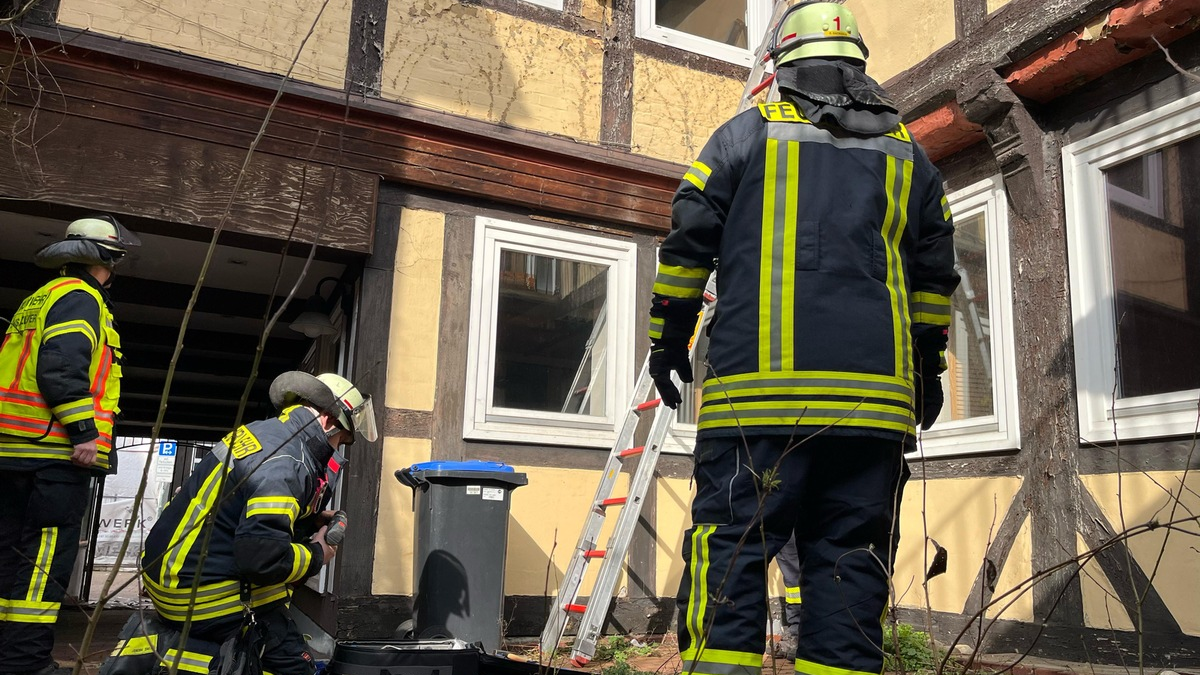 FW Celle: Einsatz in der Altstadt während des Wasa-Lauf s - Foto: presseportal.de