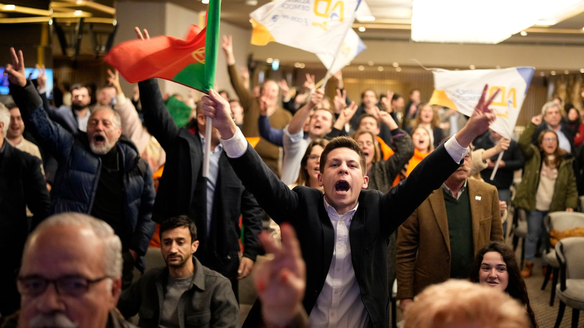 Die portugiesische Mitte-Rechts-Partei Demokratische Allianz hat die Parlamentswahl laut den ersten Prognosen gewonnen. - Foto: Armando Franca/AP/dpa
