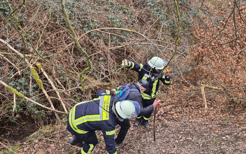 FW Hennef: Feuerwehr rettet Wanderer - Foto: presseportal.de