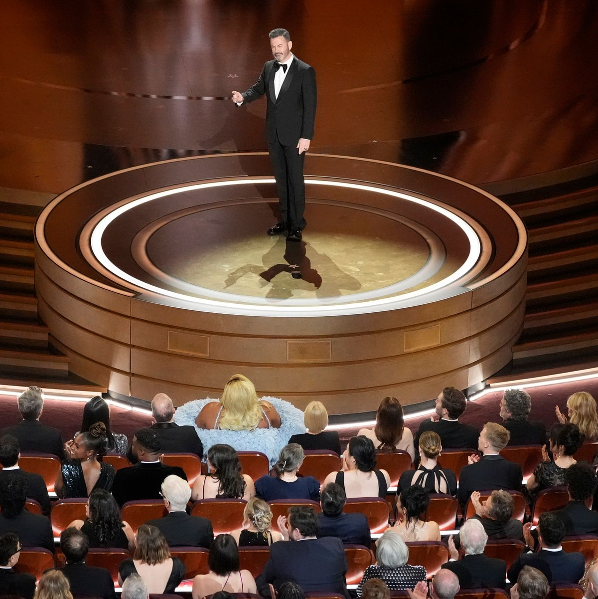 Moderator Jimmy Kimmel eröffnet die Oscar-Verleihung im Dolby Theatre in Los Angeles. - Foto: Chris Pizzello/Invision via AP/dpa