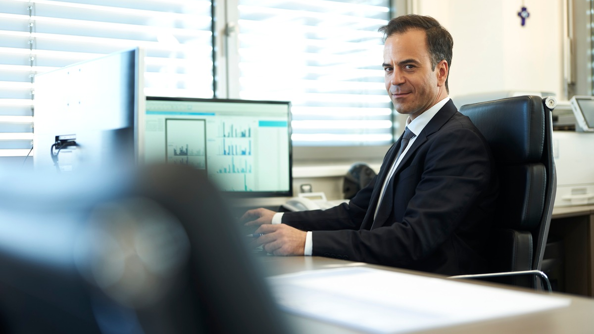 Konstantinos Vasiadis von der elvinci.de GmbH: Wie er seinen Kunden den Erfolg im Amazon-Retourenhandel sichert - Foto: presseportal.de