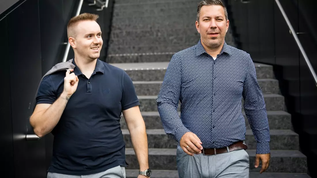 Produktivität in der Krise: Josef Zauner und Julian Mehlig verraten, warum viele Handwerksbetriebe trotz steigender Kosten unproduktiv sind - und was sie dagegen tun können - Bild: presseportal.de