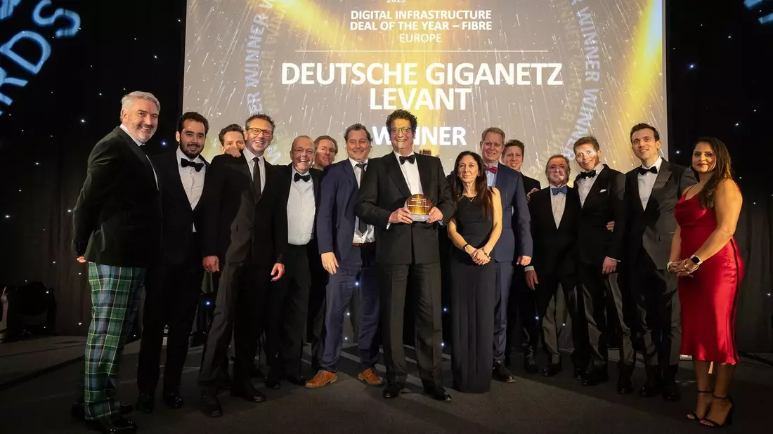 Deutsche GigaNetz gewinnt nach weiterer erfolgreicher Finanzierung internationale Auszeichnung für den europäischen Glasfaser-Deal des Jahres - Bild: presseportal.de