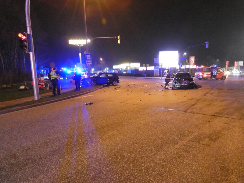 POL-KI: 240311.5 Schwentinental: Zeugen nach Verkehrsunfall mit hohem Personen- und Sachschaden gesucht (Bezug zu Meldung 240311.3) - Foto: presseportal.de