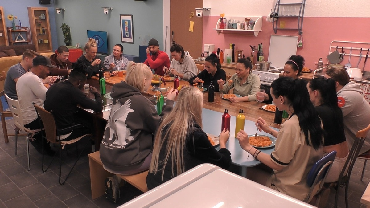 Moritz Benedikt Tanja Christian Maja Jaqueline Gema Angela Nicos Frauke Ciara Maxime Yael Kevin Mateo Marcus Big Brother - Foto: Seven.One, presseportal.de