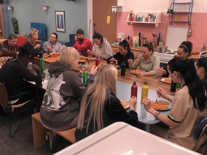 Moritz Benedikt Tanja Christian Maja Jaqueline Gema Angela Nicos Frauke Ciara Maxime Yael Kevin Mateo Marcus Big Brother - Foto: Seven.One, presseportal.de