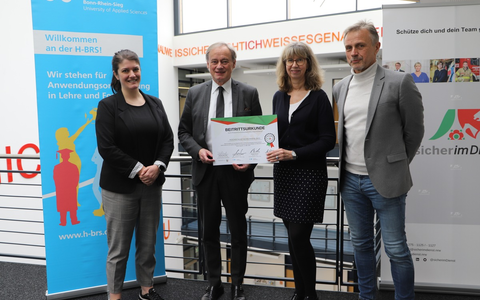 Hochschule Bonn-Rhein-Sieg stÀrkt Sicherheitsbewusstsein durch Beitritt zum PrÀventionsnetzwerk #sicherimDienst - Foto: presseportal.de Hochschule Bonn-Rhein-Sieg stÀrkt Sicherheitsbewusstsein durch Beitritt zum PrÀventionsnetzwerk #sicherimDienst - Foto: presseportal.de