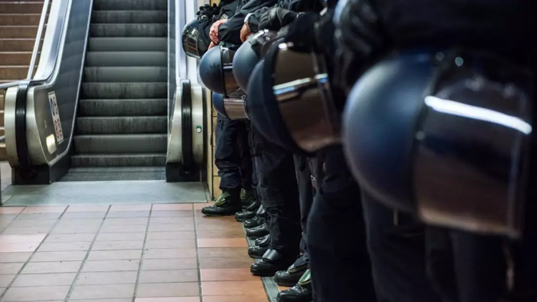 Bundespolizeidirektion München: Massenschlägerei nach Fußballspiel/ Bundespolizei ermittelt gegen Fans - Bild: presseportal.de