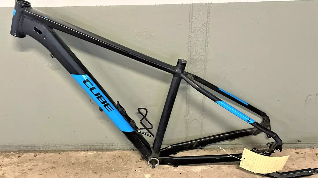 LPI-NDH: Zeugenaufruf: Fahrräder und Rahmen sichergestellt - Wer erkennt sein Fahrrad? - Bild: presseportal.de