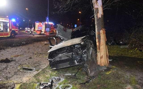 POL-HM: Tödlicher Verkehrsunfall auf der Pyrmonter Straße in Hameln - Foto: presseportal.de