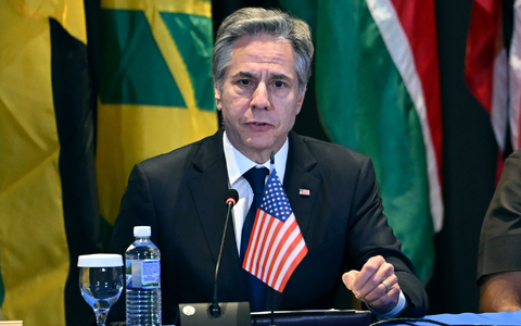 US-AuĂenminister Antony Blinken beriet in Jamaikas Hauptstadt Kingston mit Regierungschefs der Karibik ĂŒber die Situation in Haiti. - Foto: Andrew Caballero-Reynolds/AFP Pool via AP/dpa US-AuĂenminister Antony Blinken beriet in Jamaikas Hauptstadt Kingston mit Regierungschefs der Karibik ĂŒber die Situation in Haiti. - Foto: Andrew Caballero-Reynolds/AFP Pool via AP/dpa