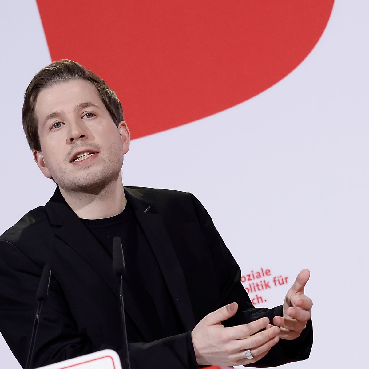 SPD-Generalsekretär Kevin Kühnert: Die SPD teilt die Entscheidung von Scholz zu Taurus-Lieferungen «vollumfänglich». - Foto: Carsten Koall/dpa