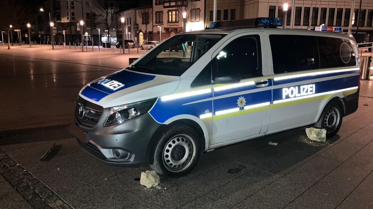 BPOL-KL: Bundespolizeifahrzeug am Bahnhof Worms mutwillig beschädigt - Foto: presseportal.de