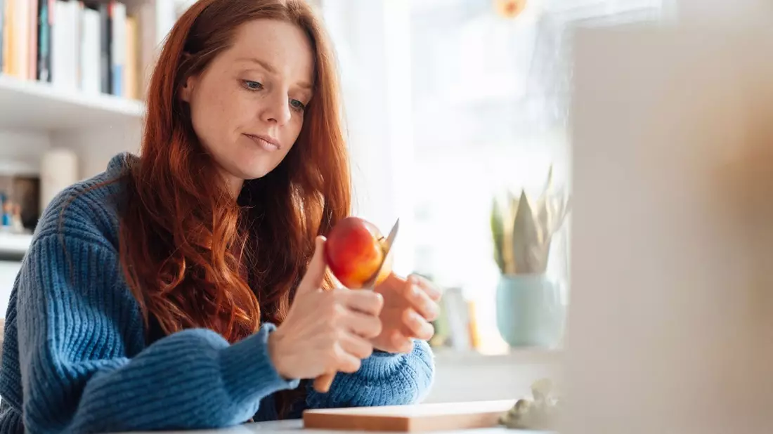 Die Top 5 Gesundheitsmythen - Wie viel Wahrheit steckt hinter An apple a day keeps the doctor away & Co. - Bild: presseportal.de