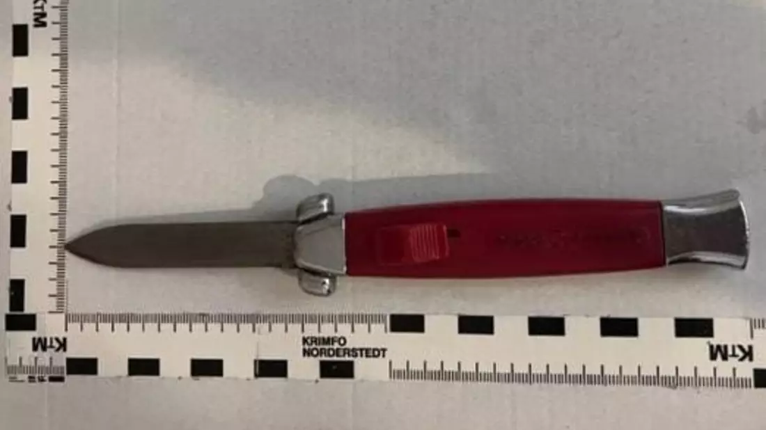 BPOL-H: Bundespolizei Flughafen Hannover: Verbotenes Messer im Koffer - Bild: presseportal.de