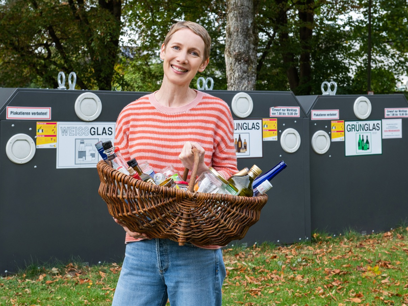Aufruf zum Weltrecyclingtag: Mehr Altglas in die Glascontainer für mehr Glasrecycling / Recycling-Champion Glas - fünf Tipps für die richtige Entsorgung - Foto: presseportal.de